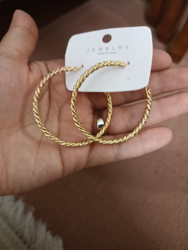 گوشواره حلقه ای طلایی بافتدار (طرح طناب)