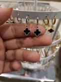 گوشواره مینیمال طرح Van Cleef اونیکس (مشکی)